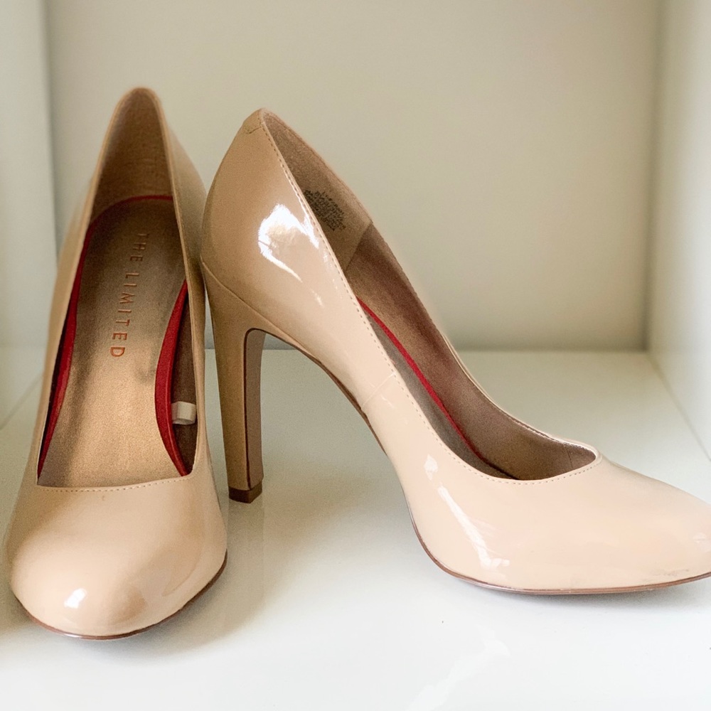 Nude Pumps